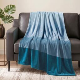PAVILIA Blue Ombre Fleece Throw Blanket for Couch, Soft Flannel Blanket for Sofa Bed Room, Plush Lightweight Turquoise Light Blue Gradient Blanket, Cozy Microfiber Decorative Gift Throw, 50x60