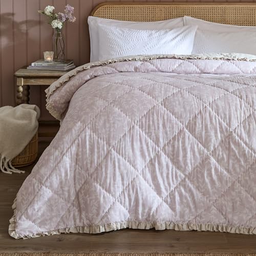 furn. Wylder Amelia Bedspread – Reversible Floral Quilted Ruffle Trim Coverlet Bedding (Blush – 240x260cm)
