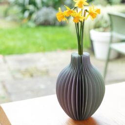 Talking Tables Honeycomb Paper Vase with Glass Vial - Lilac & Pastel Green, Magnetic Closure, Table Centrepiece, Fresh or Faux Flowers, 18 cm
