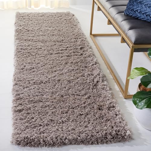 Safavieh Shag Rug for Living Room, Dining Room, Bedroom - Polar Shag Collection, Short Pile, in Mushroom, 69 X 244 cm