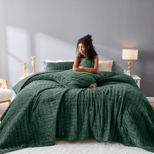 "Wonderful Corduroy Texture Hunter Green Quilt Set Queen - Hypoallergenic Skin-Friendly Soft Plush Velvety Touch Bedspread, Classic Vertical Striped Lightweight Coverlet for All Season, 94""x94"""
