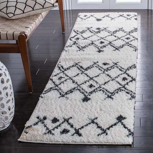 Safavieh Moroccan Shaggy Indoor Woven Runner Area Rug, Berber Shag Collection, BER164, in Cream / Navy, 69 X 244 cm for Living Room, Bedroom or Any Indoor Space