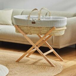 The Little Green Sheep Moses Basket with Stand - Organic Knitted Bassinet Made with Natural Palm Leaf, Mattress and Natural Foldable Stand, Free From any Nasties, Durable and Lightweight, Dove