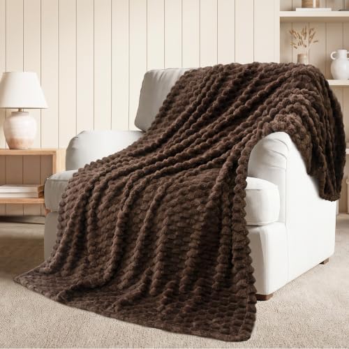 Vessia Flannel Fleece Throw Blanket, 3D Jacquard Brown Fuzzy and Warm Blanket for Couch, Sofa, Bed, 300GSM Super Soft Touch Cozy Home Decor for All Seasons (50x70 inches)