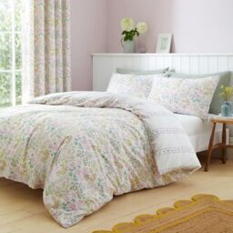 Dreams & Drapes Ditzy Floral Duvet Cover – Lilac – Super King Size (260 x 220cm) – Premium PolyCotton – 2 Pillowcases – Reversible with Stripe Design – Soft Touch Bedding