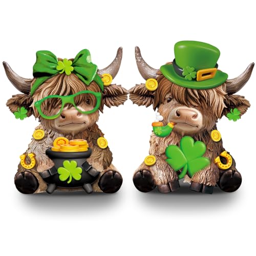 Karenhi 2 Pcs Highland Cow Figurines St. Patrick's Day Shamrocks Leprechaun Green Highland Cow Gnomes Scottish Resin Statue Calf Lovers Gifts for Home Garden Kitchen Office Tiered Tray Table Decor