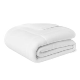 Amazon Basics Down Alternative King Size Duvet, Spring and Summer 5.1 TOG, Hypoallergenic Machine Washable Quilt, 225 x 220 cm, White