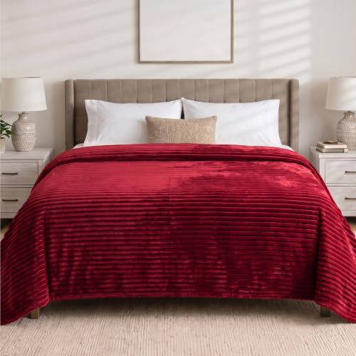 PAVILIA Cozy Fleece Bed Blanket King - Fuzzy, Super Soft, Plush, Luxury Flannel Throw Warm Ribbed Microfiber for Sofa Couch (Burgundy Red, 90x108 inches) Wine Red