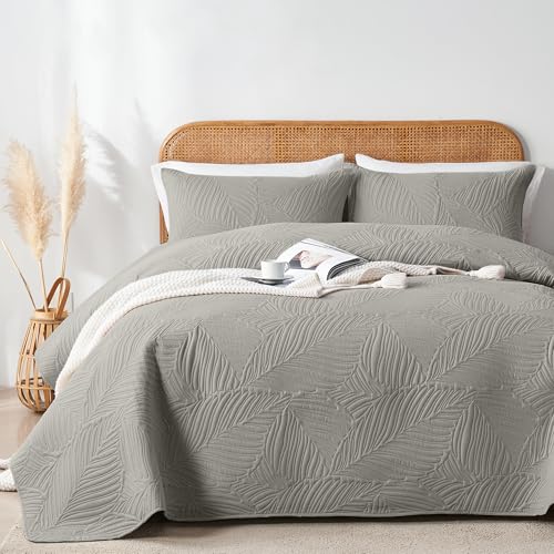 "OARAGE Grey King/Cal King Quilt Bed Set(96""x 110""), 3 Pieces Lightweight Bedspread with 2 Shams for Summer, Soft Coverlet Embossed Pattern Quilted Comforter for All Season (1 Quilt, 2 Shams)"