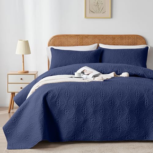 WURUIBO Full/Queen Quilt Set Navy Blue, Microfiber Lightweight Bedspreads, Ultrasonic Embossed Solid Coverlet, Thin Bedding Set for All Season, Soft Breathable Bed Cover(1 Quilt, 2 Pillow Shams)