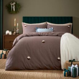 furn. Christmas Pudding Duvet Cover Set (Chocolate - King) - Crisp Tufted Christmas Pudding 100% Brushed Cotton Festive Easycare Bedding