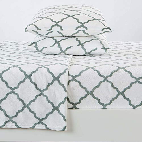 Great Bay Home Extra Soft Velvet Plush Micro Fleece Printed Sheet Set - Deluxe Microplush Non Pilling Sheets, Deep Pocket - Lavish Sherpa Velvet Luxe Collection (King, Lattice-White/Blue)