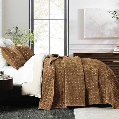 "Grassix Luxury Velvet Quilt Set Queen Size, 3 Pieces Lightweight Velvet Comforter with Pillow Shams, Geometric Quilted Bedspread Coverlet Bedding Set for All Seasons, Gold Caramel, 90""x96"""