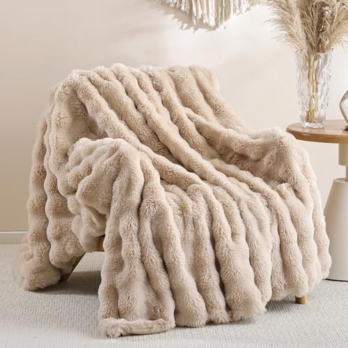 "Smoofy Linen Faux Fur Blanket - Luxury Thick Plush Throw Blanket for Couch, Bed & Home Decor - 50"" x 60"""