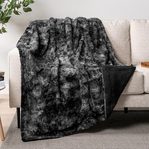 PAVILIA Faux Fur Throw Blanket Tie-Dye Black, Soft Fuzzy Warm Sherpa Blankets & Throws for Bed, Fluffy Plush Thick Fleece Throw Blanket for Couch Sofa, Reversible Furry Shaggy Blanket, Black 50x60