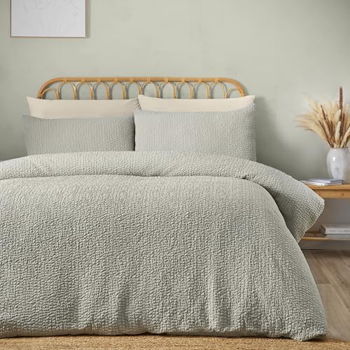 Catherine Lansfield Crinkle Seersucker Super King Duvet Cover Set with Pillowcases Green