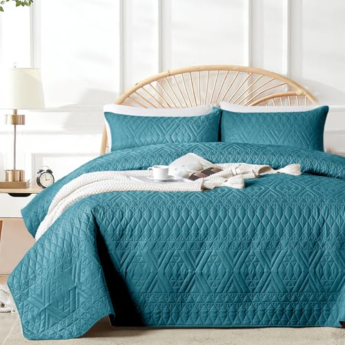 akkialla King/Cal King Quilt Set, Teal Lightweight Microfiber Bedspread Coverlet, Boho Geometric Pattern, Soft All-Season Bedding, 3-Piece (1 Quilt, 2 Pillow Shams)