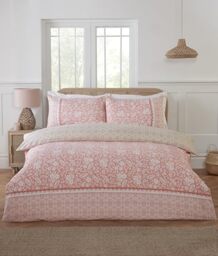 Rapport Home Eleanor Kingsize Duvet Cover Set – Blush Pink Bedding with Floral Motif, Geometric Patterned Edge & Contrasting Border, Classic Design with Modern Comfort