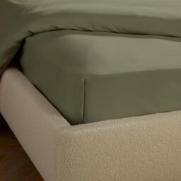 Silentnight Brushed Cotton Bed Linen - Soft Velvety Touch 100 Percent Cotton - Cosy Warmth Feel for Colder Nights - Breathable Lightly Brushed Hypoallergenic (Green, King, Fitted Sheet)