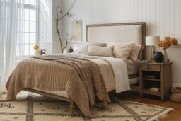 Romeo Socle Bed