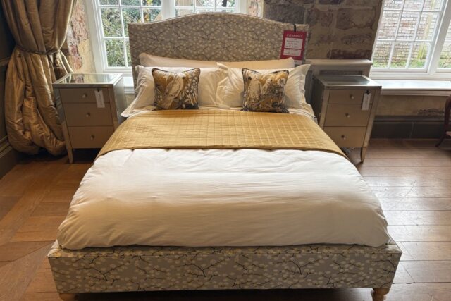 Richmond Bedstead Slatted Base - King Size - Ex Display.