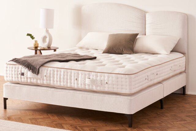 Vispring Sublime Superb Mattress and Divan Set