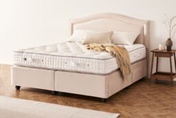Vispring Regal Superb Mattress and Divan Set