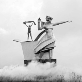 Statuesque ~ Jerry Hall, Photographic Artwork, Black & White - Andrew Martin