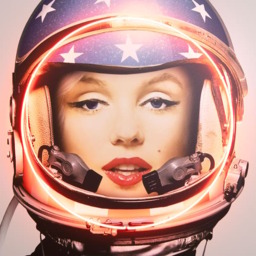 Space Girl Marilyn Silver, 109cm x 150cm - Andrew Martin - thumbnail 2
