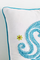 Allani Cotton Indoor/Outdoor Hand-Tufted Cushion - thumbnail 4