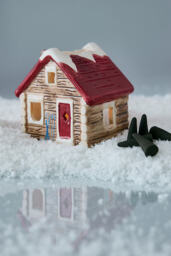Paddywax The Alpine Chalet Incense & Tea Light Holder - thumbnail 3