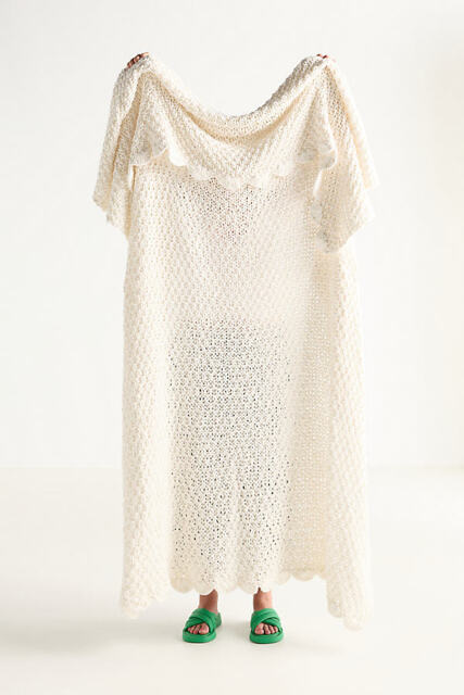 Zora Cotton Scallop Edge Knit Throw Blanket - image 1