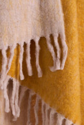 Woven Cosy Throw Blanket - thumbnail 3