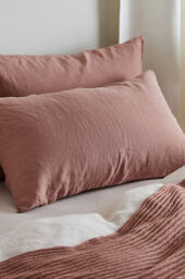 Bedfolk Rust Linen Pillowcases, Set of 2 - thumbnail 2