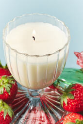 Astrid Fruity Strawberry & Blonde Wood Glass Candle - thumbnail 3
