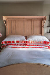Sukun x Atelier Raff Candy Cane Collection Cotton Sateen Pillowcase, Set of 2 - thumbnail 2