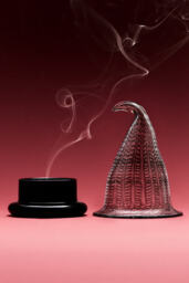 Witches Hat Amber Pumpkin & Spice Figural Glass Candle - thumbnail 4