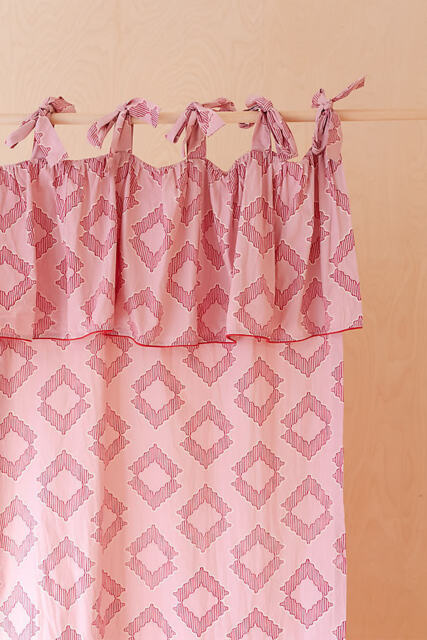 TBCo Diamond Pattern Curtain