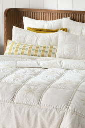 Vienne Cotton Floral Embroidered Quilted Bedspread