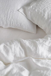 Bedfolk White Linen Pillowcases, Set of 2 - thumbnail 2