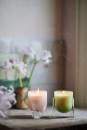 Found Notes Rose & Oud Boxed Candle - thumbnail 8
