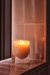 Found Notes Rose & Oud Boxed Candle - thumbnail 3