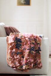 Seren Floral Jacquard Faux-Fur Throw Blanket - thumbnail 8