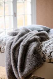 The Chloe Tipped Faux-Fur Throw Blanket - thumbnail 7