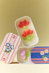 Maeve Floral Orchid & Amber Tinned Candle - thumbnail 3