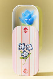 Maeve Floral Orchid & Amber Tinned Candle - thumbnail 4