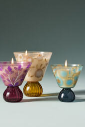 Charlotte Fruity Honeycrisp Oakwood Glass Candle - thumbnail 2