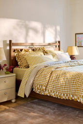 Gingham Ruffle Yarn-Dyed Cotton Quilted Bedspread
