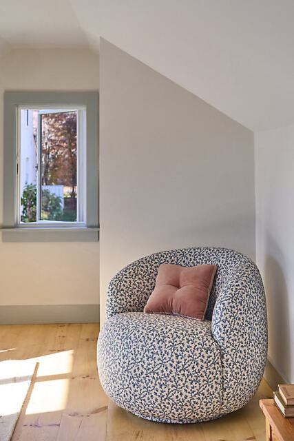Cosette Swivel Chair - image 1