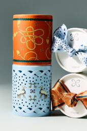 Maeve Scarf Amber Pumpkin & Spice Ceramic Candle - thumbnail 2
